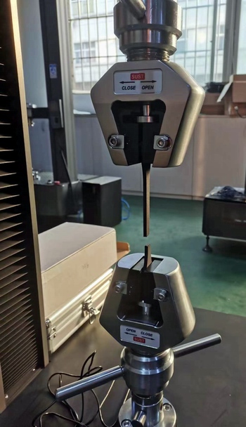 3D打印高分子材料拉伸三思試驗(yàn)機(jī)測(cè)試.jpg 3D打印高分子材料拉伸三思試驗(yàn)機(jī)測(cè)試.jpg